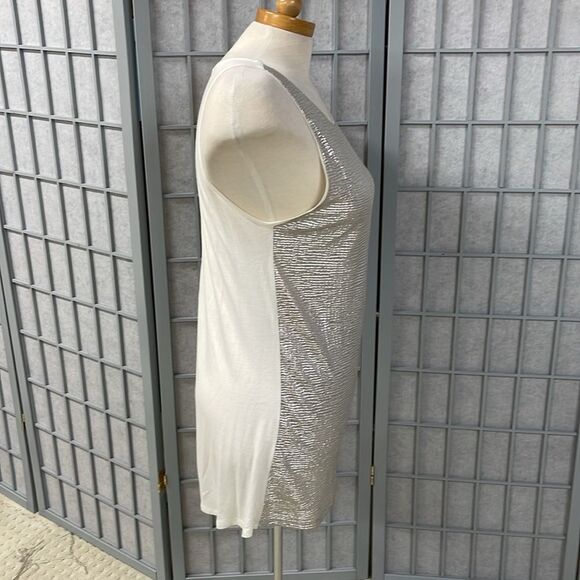 Tristan, Women’s Silver Sleeveless Top, Size Medium - Picture 3 of 7